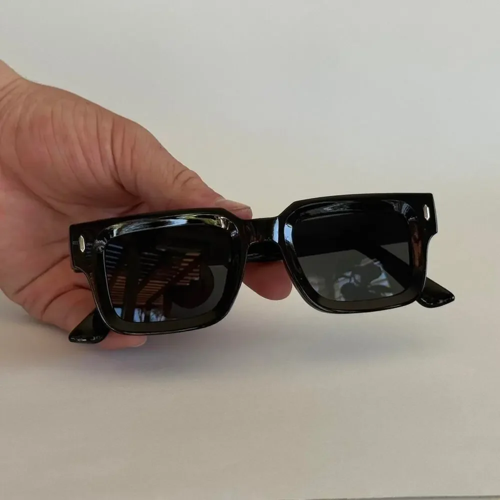 Black square sunglasses with uv
